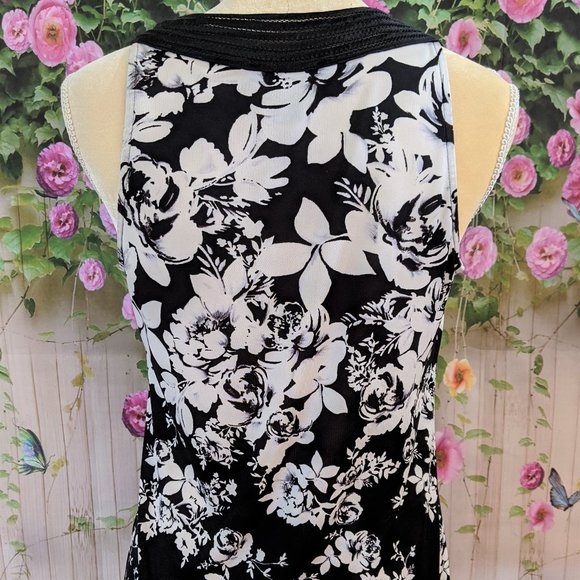 White House Black Market "V" Neck Top Size Small - Picture 2 of 8